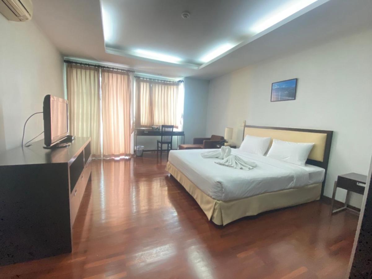 The Park 304 Executive Serviced Apartment Si Maha Phot 외부 사진
