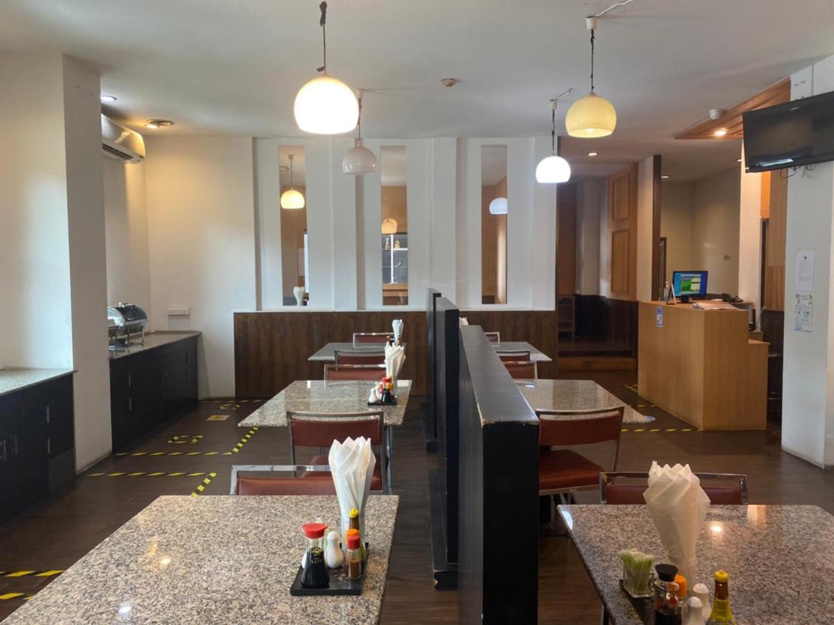 The Park 304 Executive Serviced Apartment Si Maha Phot 외부 사진