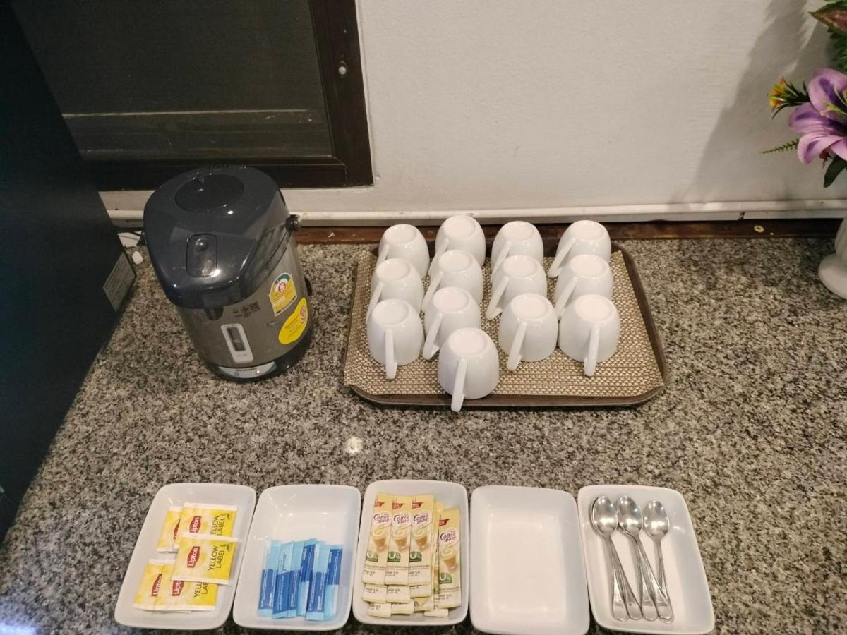 The Park 304 Executive Serviced Apartment Si Maha Phot 외부 사진