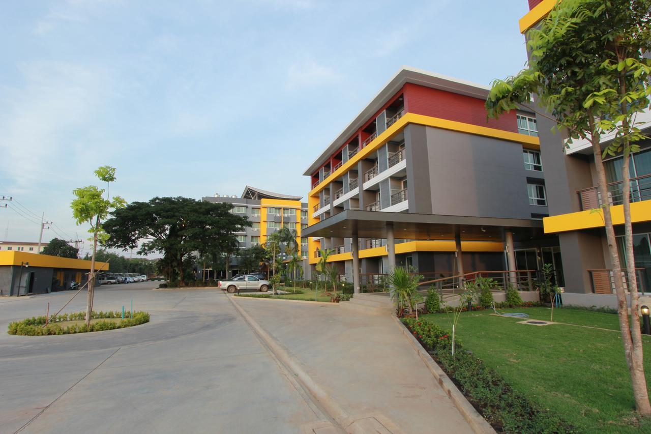 The Park 304 Executive Serviced Apartment Si Maha Phot 외부 사진