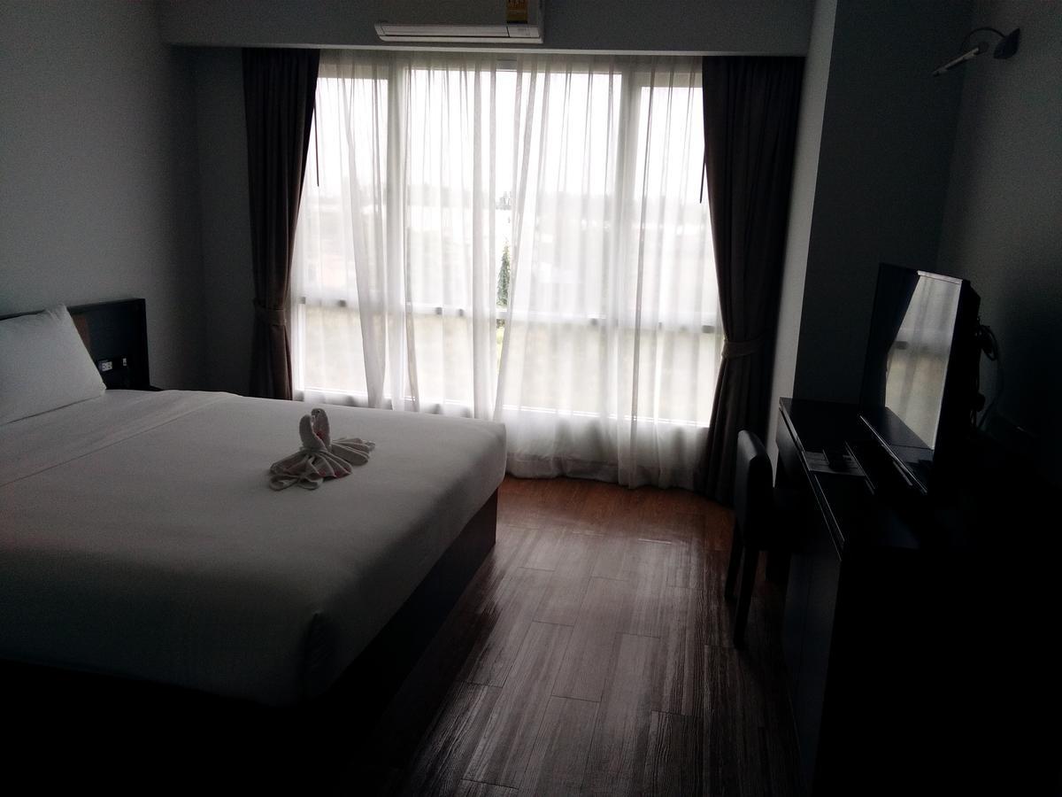 The Park 304 Executive Serviced Apartment Si Maha Phot 외부 사진