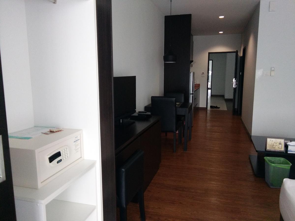 The Park 304 Executive Serviced Apartment Si Maha Phot 외부 사진