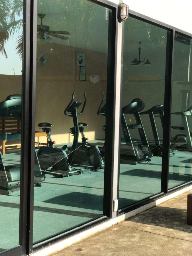 The Park 304 Executive Serviced Apartment Si Maha Phot 외부 사진